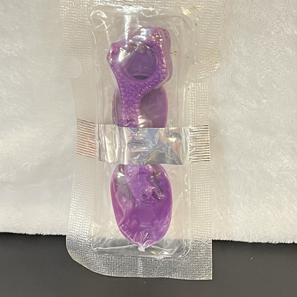 General Mills 1997 The Lost World Jurassic Park Dino Chompin' Spoon PURPLE New